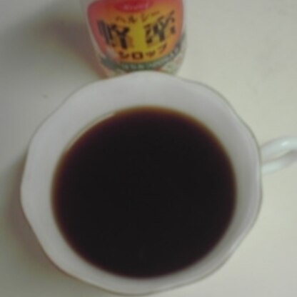ハチミツ入りのコーヒー、癒されますね～♪最近冷たいものばかり飲んでいたけど　たまにはホットもいいですね（冷房の効いた部屋で・・）。